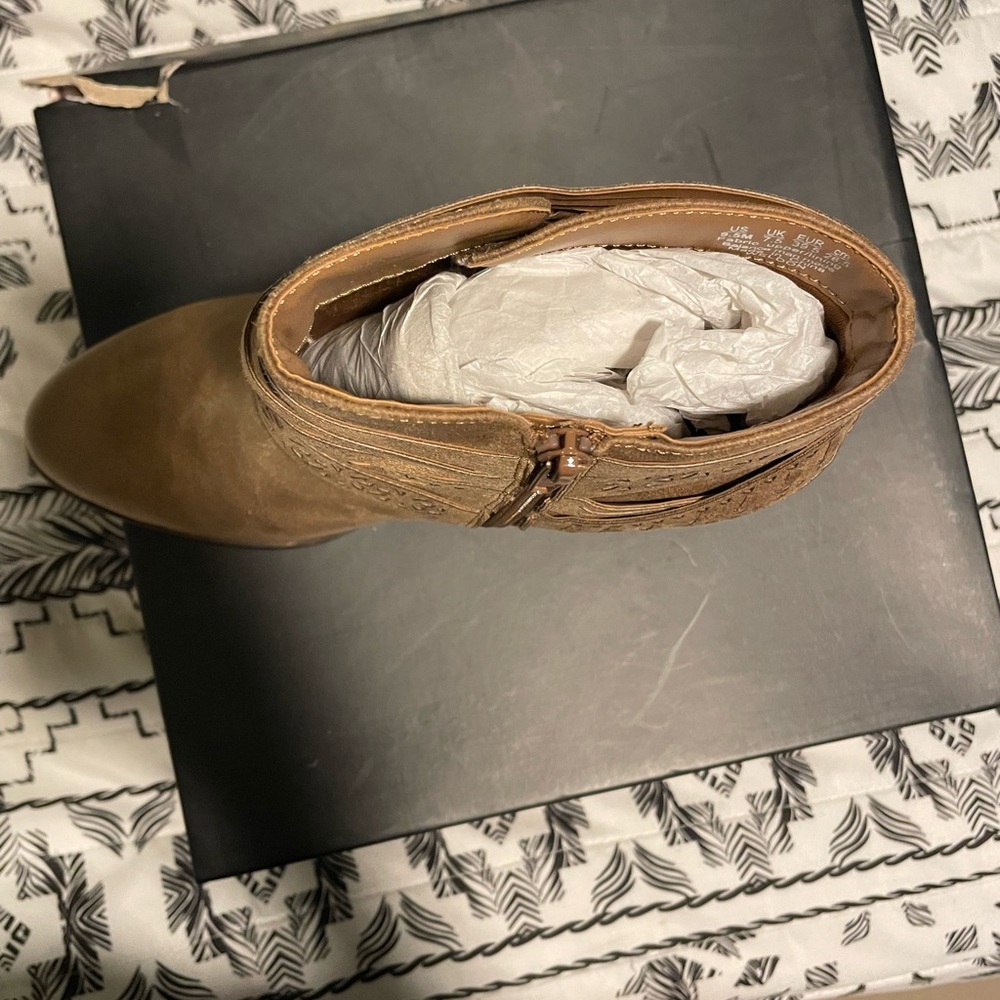 Fergie Women's Brown Ankle Boots - Picture 3 of 5